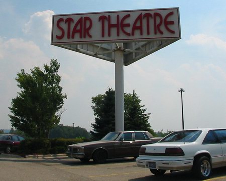 AMC Grand Rapids 18 - Sign